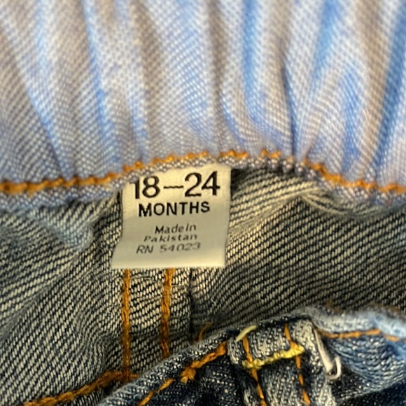 Boys 18M bundle, jeans, short sleeved button shirt, black zip front hoodie - Picture 8 of 8